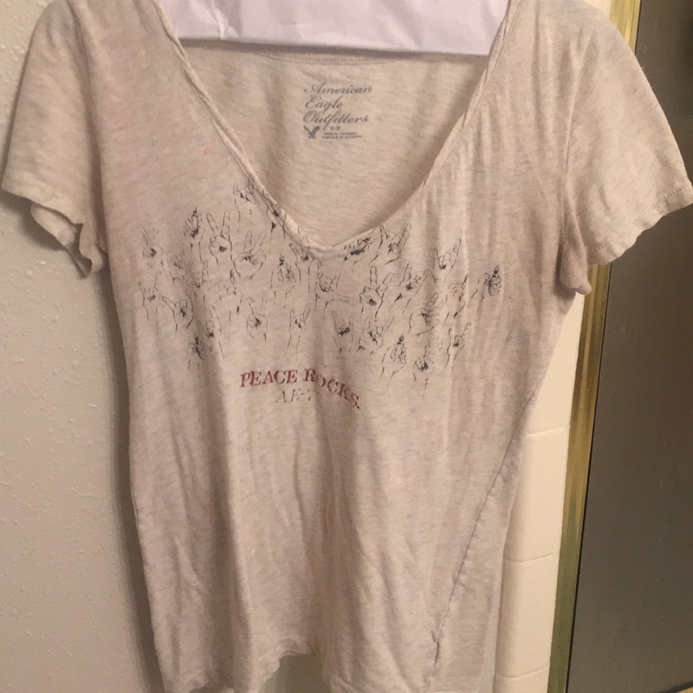 Peace rocks v-neck